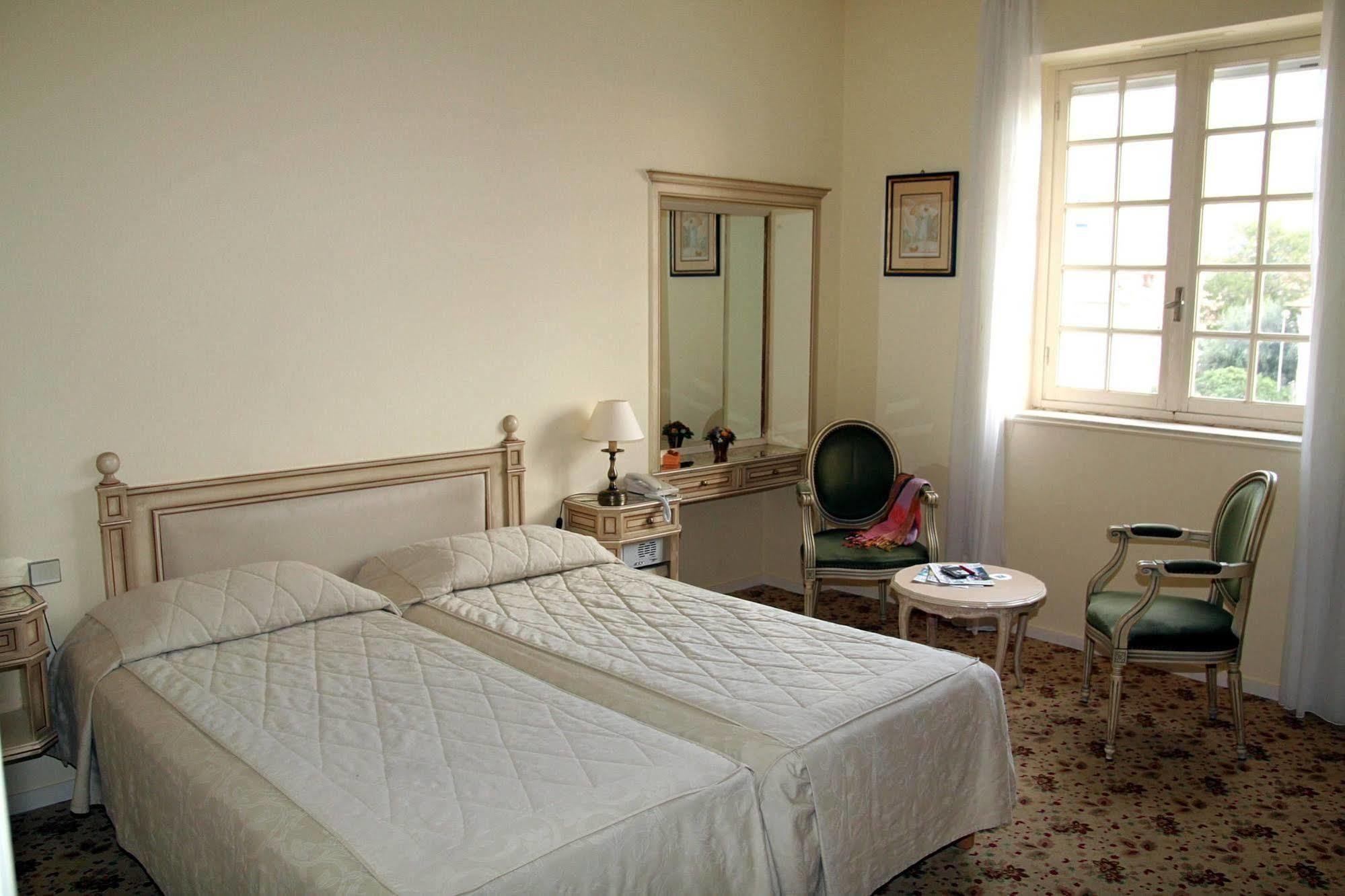 Hotel Carlton Beaulieu-sur-Mer Zewnętrze zdjęcie